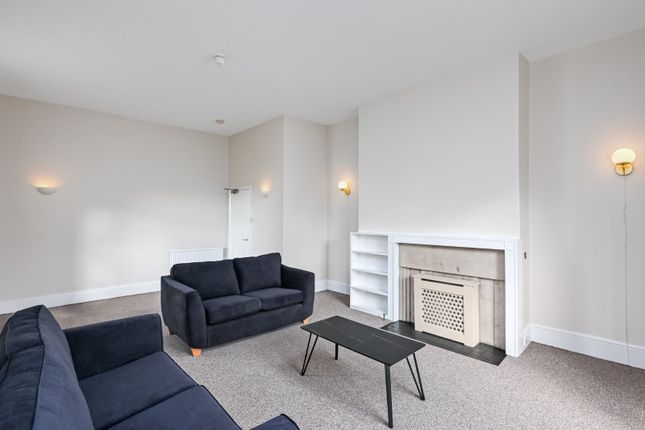 Room 4, Second Floor Flat, 150, The Mount, York photo 4
