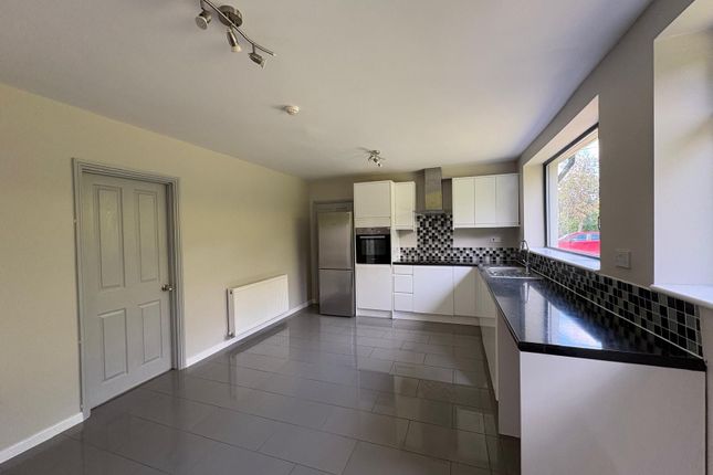 8, Kenilworth photo 2