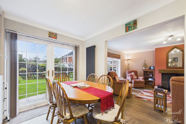 Martin Close, Buckingham photo 4