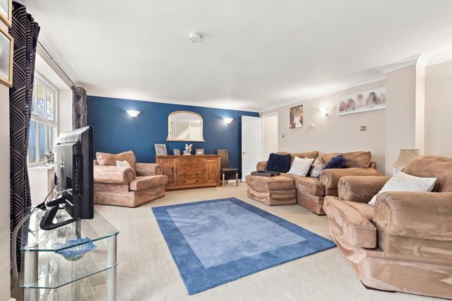 11, Trader Road, London photo 4