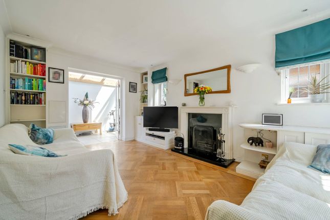 6, Bredward Close, Burnham photo 4