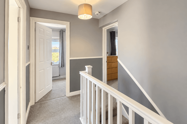 8, The Comfrey, AYLESBURY photo 3
