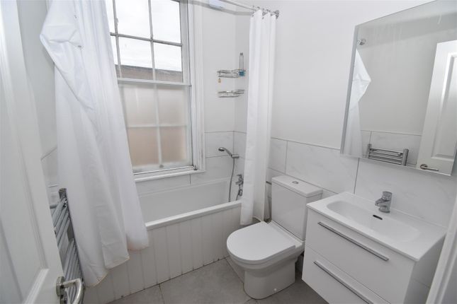Flat 1, 2 Park Street, Leamington Spa photo 4