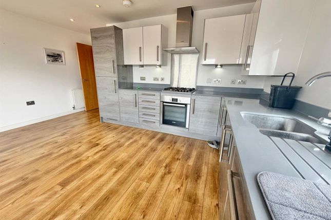 Flat 13, 1, Snowdrop Mews, Pinner photo 3