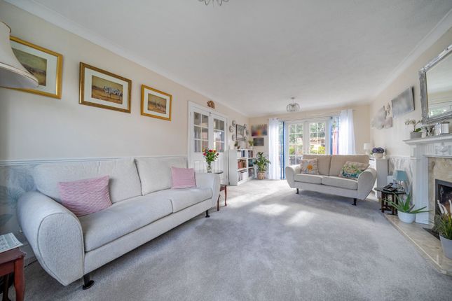 7, The Paddock, Fareham photo 2
