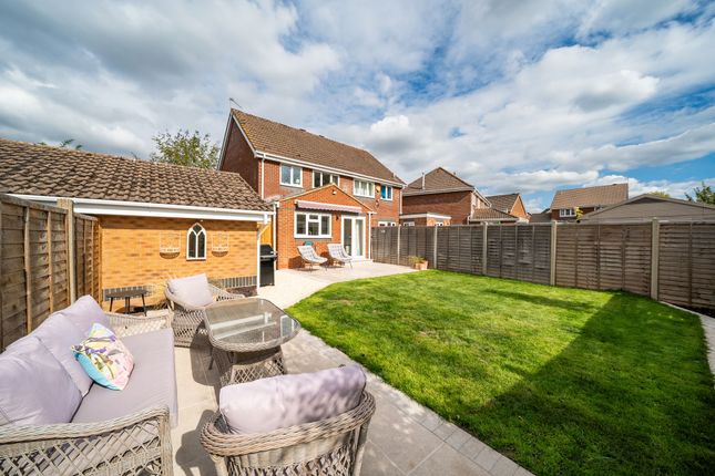27 Wisley Road, Andover photo 4