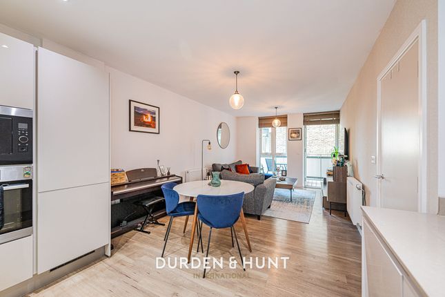 Flat 104, Braid Court, London photo 2