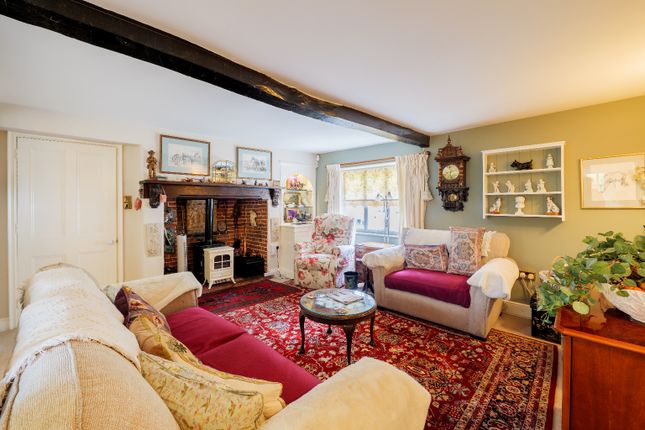 4 Dereham Road, Hingham, Norfolk photo 3