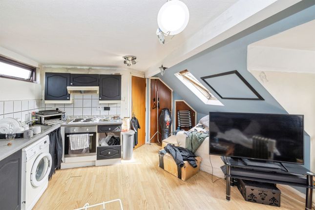 Flat 5, 12, Mildred Avenue, Watford photo 3