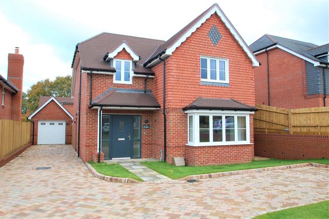 Detached house to rent in Highfield Gardens, Liss