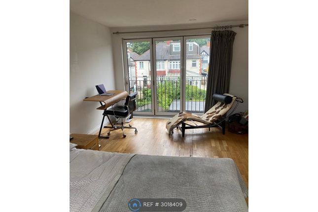 Thurlestone Avenue, London photo 2