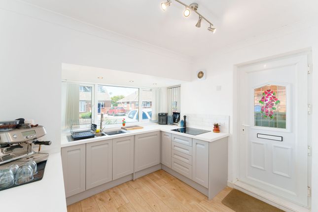 12 Ashley Park Road, York photo 4