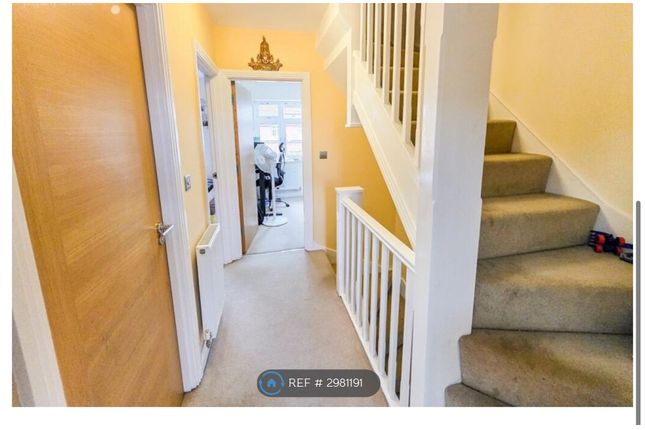 Repton Crescent, Earley, Reading photo 3