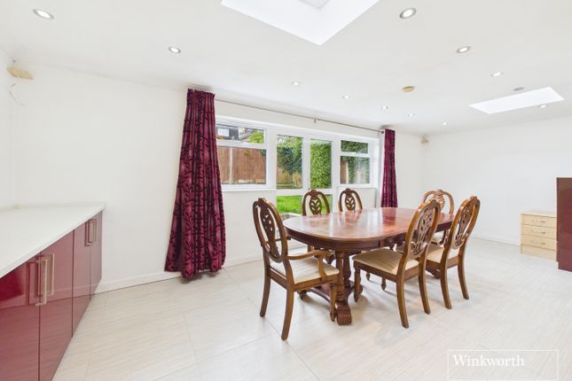 29, Richmond Gardens, Harrow photo 4