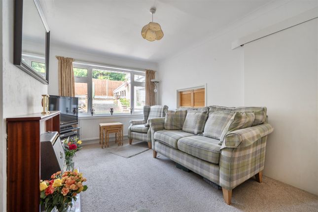 17, Oakdene Crescent, Portslade photo 4