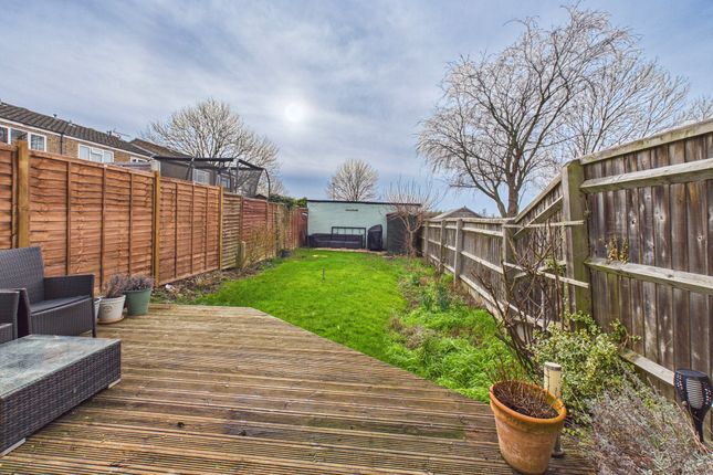 9 Waivers Way, Aylesbury photo 4