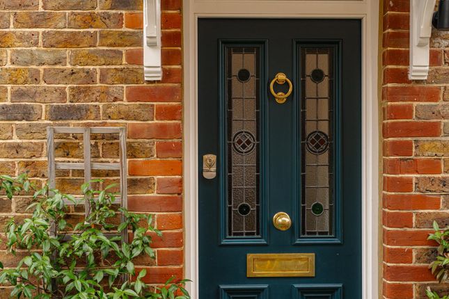 24, Grove Road, Ashtead photo 2