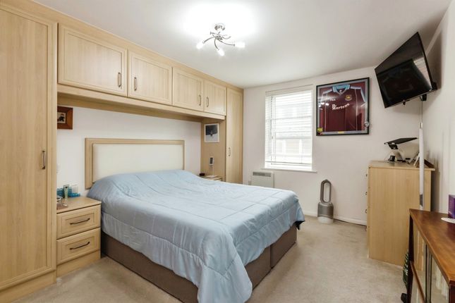 Flat for sale in Halifax Place, Nottingham