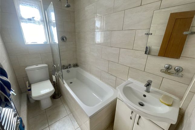 15, Brocksford Avenue, Essex photo 3