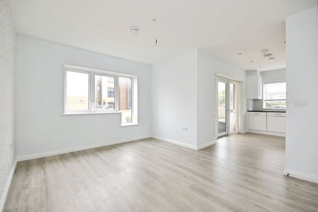 19, Waltham Glen, Chelmsford photo 2