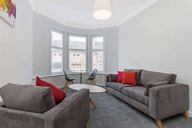 Flat to rent in Lyndhurst Gardens, North Kelvinside, Glasgow