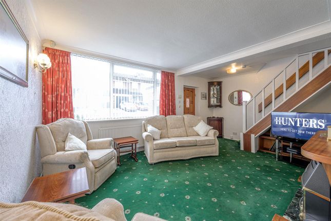 118, Buckingham Grove, Kingswinford photo 2