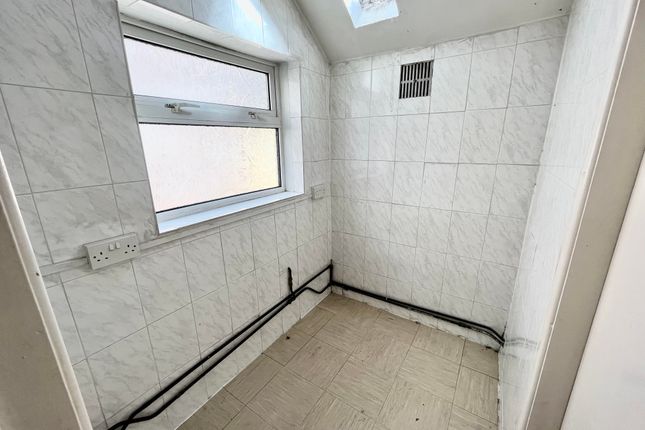 New Road- SILVER SUB, Fareham photo 5