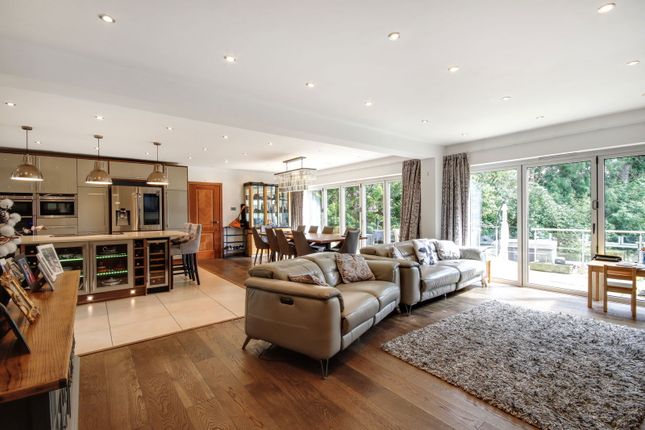 Dorincourt, The Approach, East Grinstead photo 3