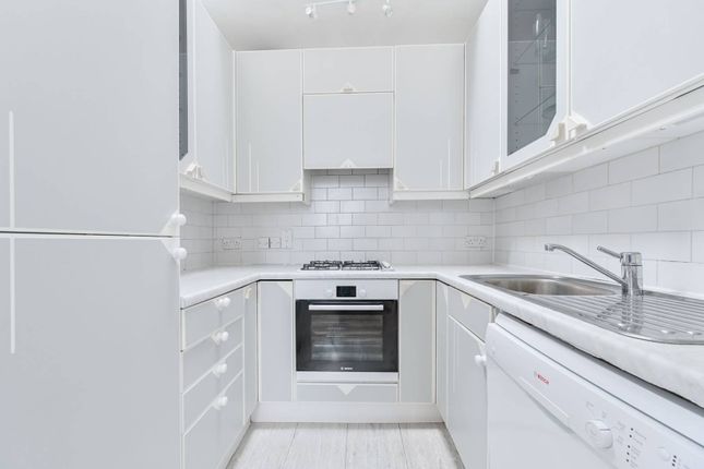 Thumbnail Flat to rent in Belgrave Road, Pimlico, London
