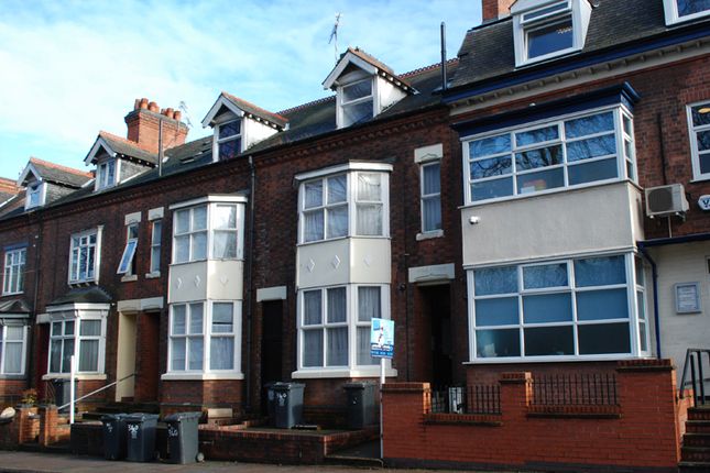 Flat to rent in Fosse Road North, Flat D, Leicester