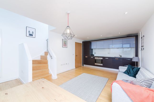 Flat 39, Soda Studios, London photo 3