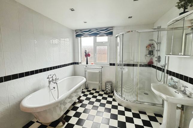 11 Theodore Road, Port Talbot photo 4