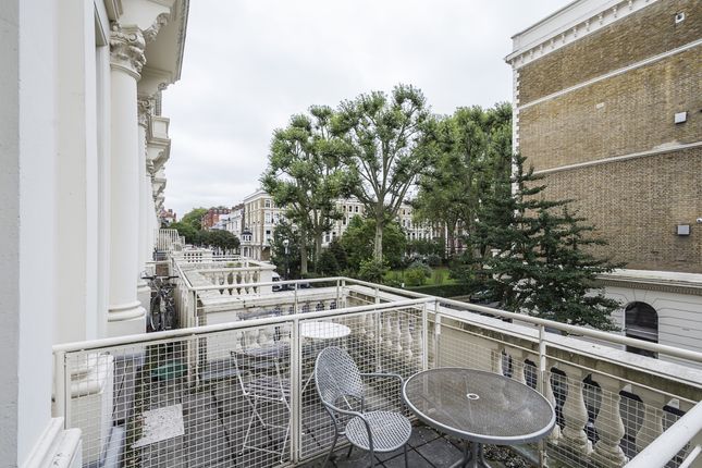 15, Matiere Place, 35-37, Earls Court Square, London photo 3