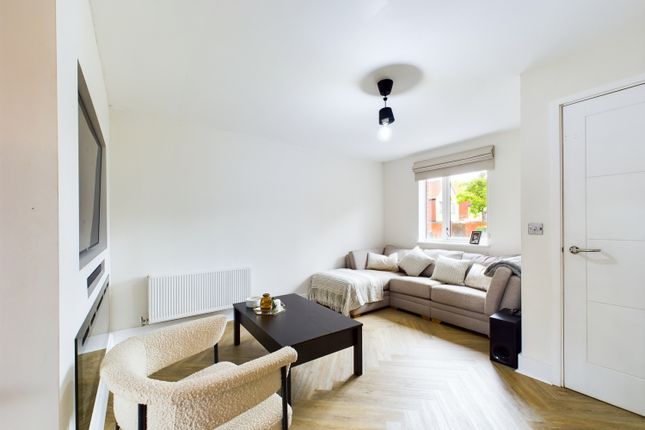 4, James View, Bordon photo 2