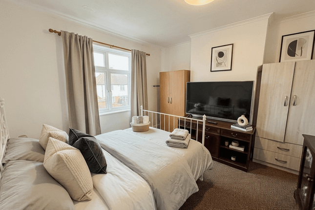 75, Movers Lane, BARKING photo 5