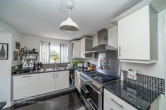 44, Meadowsweet Way, Wimblebury, Cannock photo 4