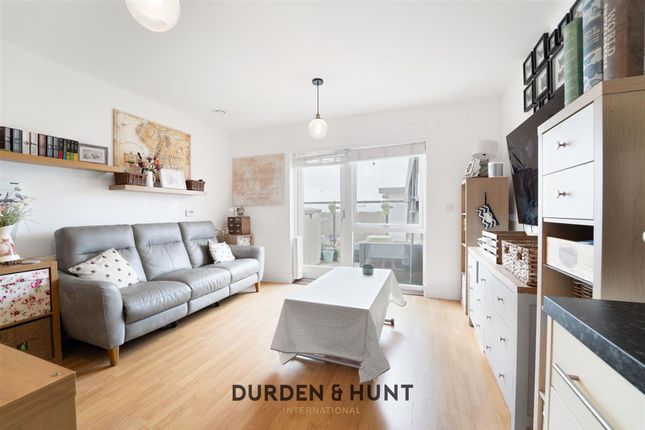 Flat 26, Wild Rose House, Romford photo 3