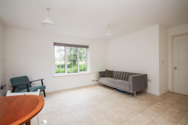 15, Lacemakers Court, Rushden photo 3