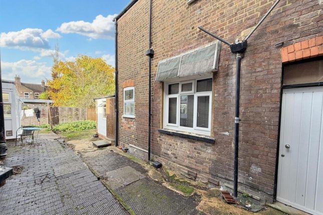40 Lyndhurst Road, Luton photo 3