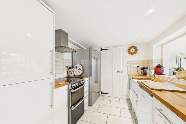 Honeysuckle Cottage, Chequers Lane, Thetford photo 3