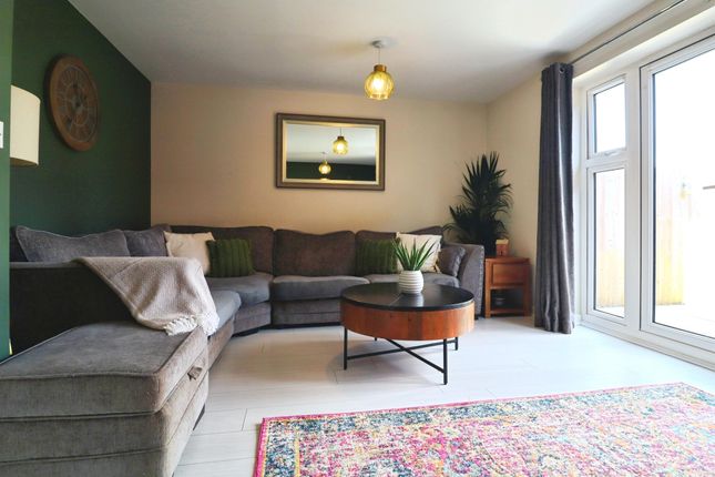 7, Picca Close, Cardiff photo 3