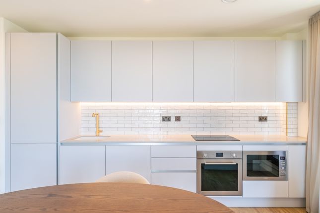 143, The Eades, 11 Selborne Road, London photo 4