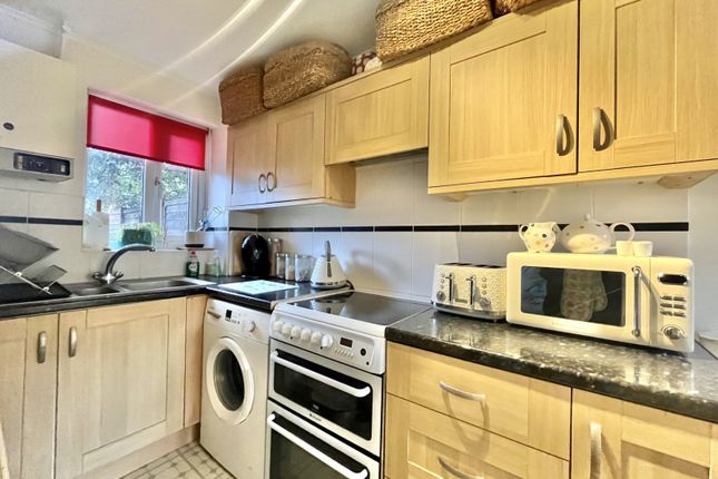 Wargrove Drive, Sandhurst photo 4