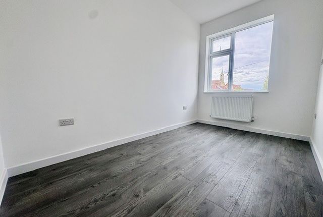 Flat 3, Swindon photo 4