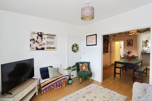150, Merthyr Road, PONTYPRIDD photo 2