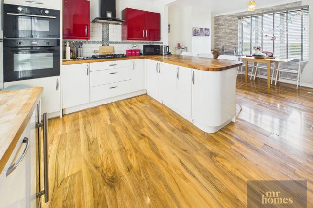 13, Clarke Street, Cardiff photo 2