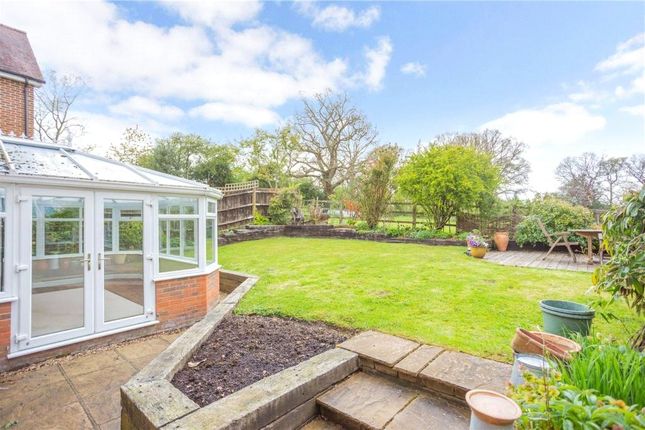 4, Woodfield Close, Newbury photo 4