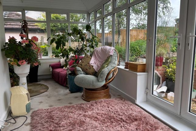 9, Finch Lane, Appley Bridge photo 5