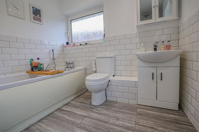 End terrace house for sale in Shrubhill Road, Hemel Hempstead