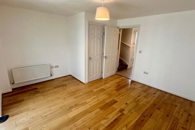 19, Woodfield Close, Kingstone photo 4